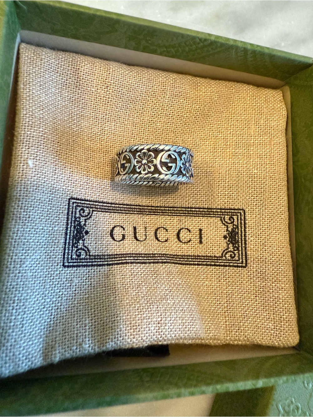 Gucci Flower Interlocking GG Ring Size 6 - Picture 3 of 8
